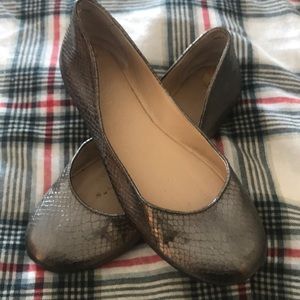 Nine West Silver Snake Skin Flats